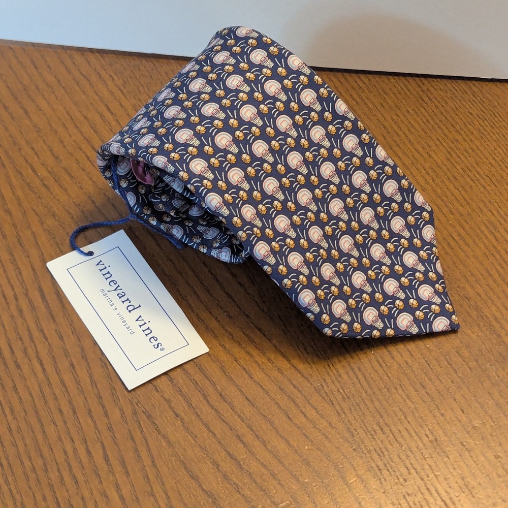 New With Tags Vineyard Vines Necktie Navy Basketball Hoops Silk Men Made In USA